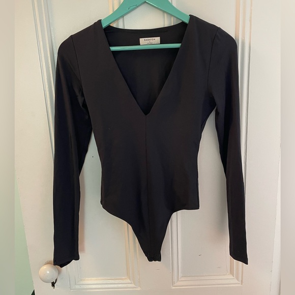 Aritzia Babaton V-neck bodysuit - Picture 2 of 2